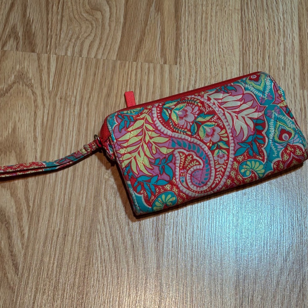 Vera Bradley Wristlet Wallet Zip Around Clutch Floral Paisley